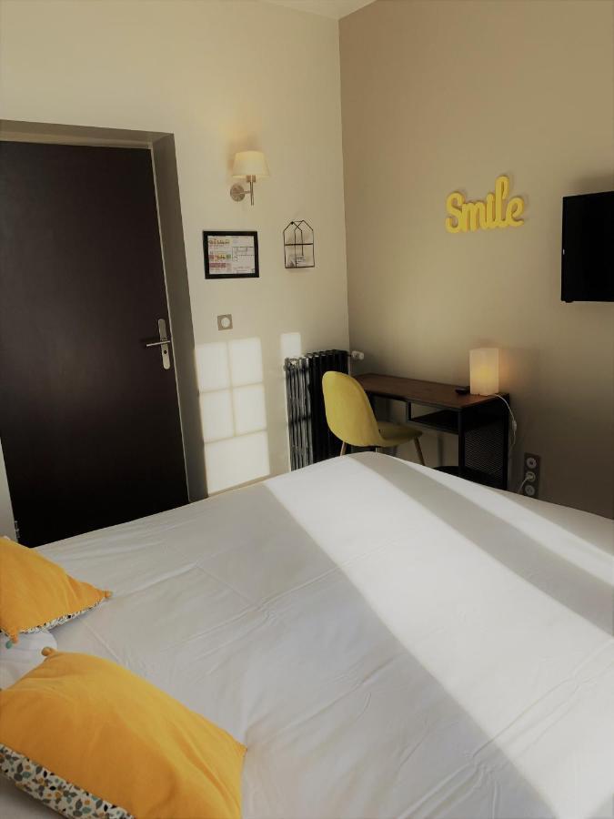 Hotel De Bretagne Dol Centre Ville - Hotel Et Restaurant دول دي بْروتانْيِ المظهر الخارجي الصورة