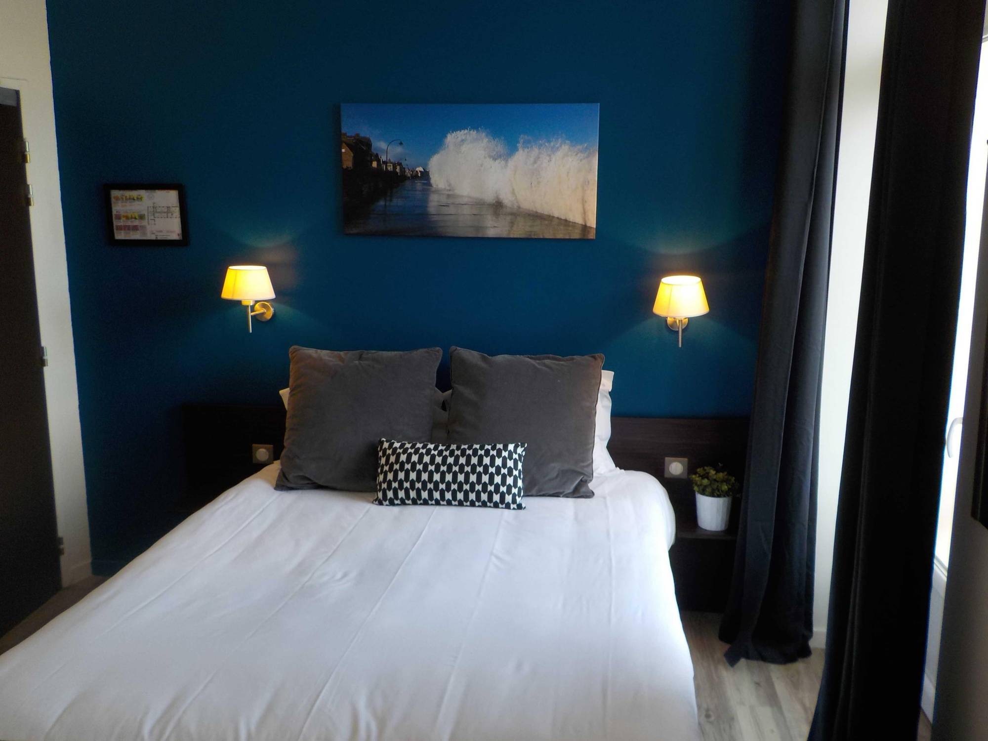 Hotel De Bretagne Dol Centre Ville - Hotel Et Restaurant دول دي بْروتانْيِ المظهر الخارجي الصورة