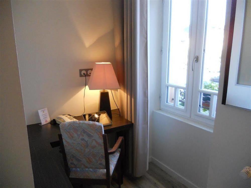 Hotel De Bretagne Dol Centre Ville - Hotel Et Restaurant دول دي بْروتانْيِ المظهر الخارجي الصورة