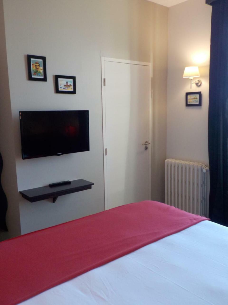 Hotel De Bretagne Dol Centre Ville - Hotel Et Restaurant دول دي بْروتانْيِ المظهر الخارجي الصورة
